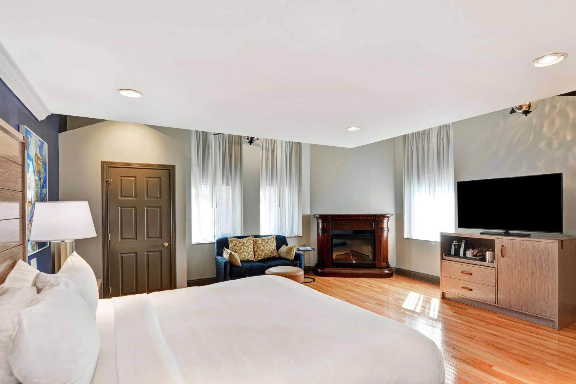 The Cincinnatian Curio Collection By Hilton Exterior photo