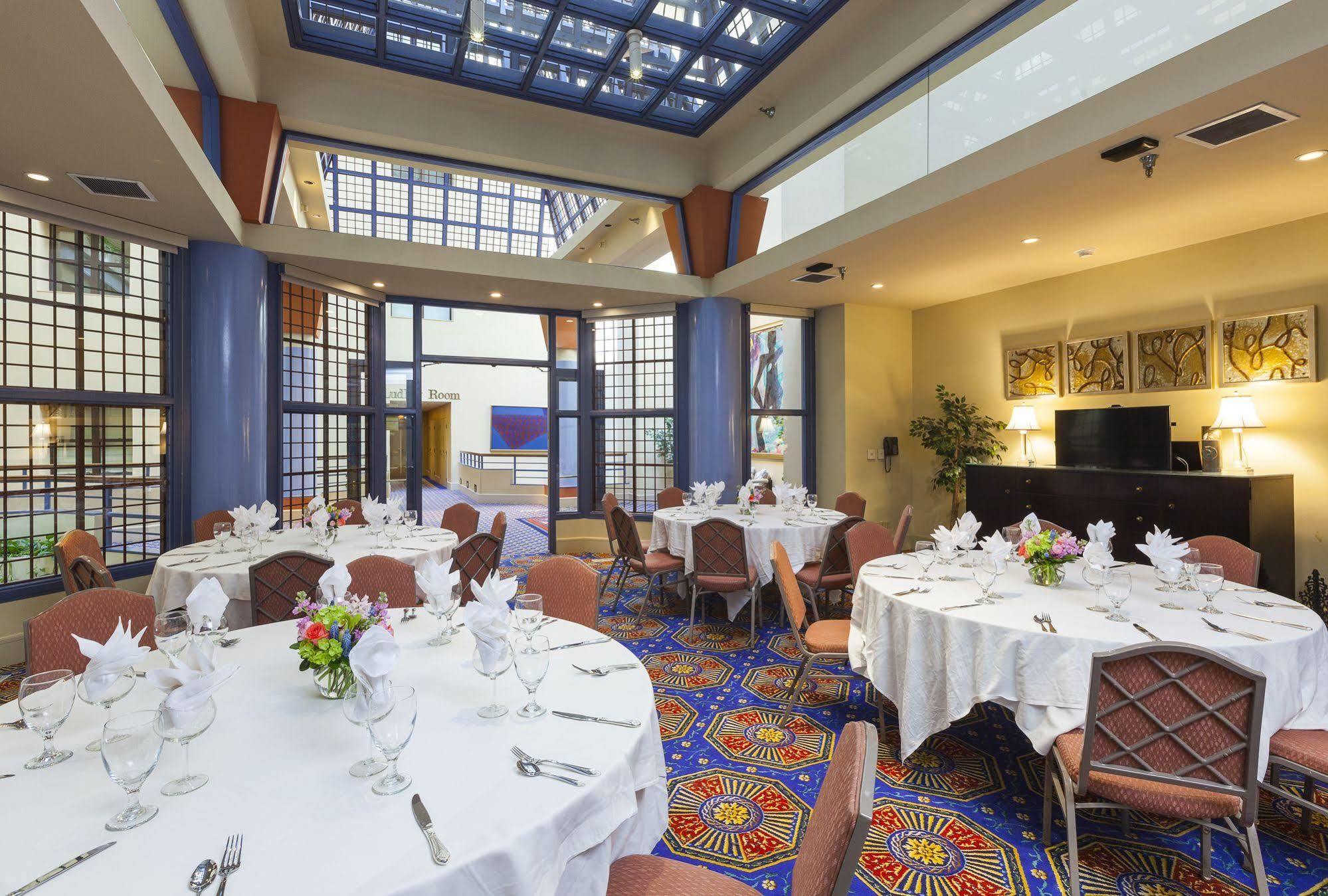 The Cincinnatian Curio Collection By Hilton Exterior photo